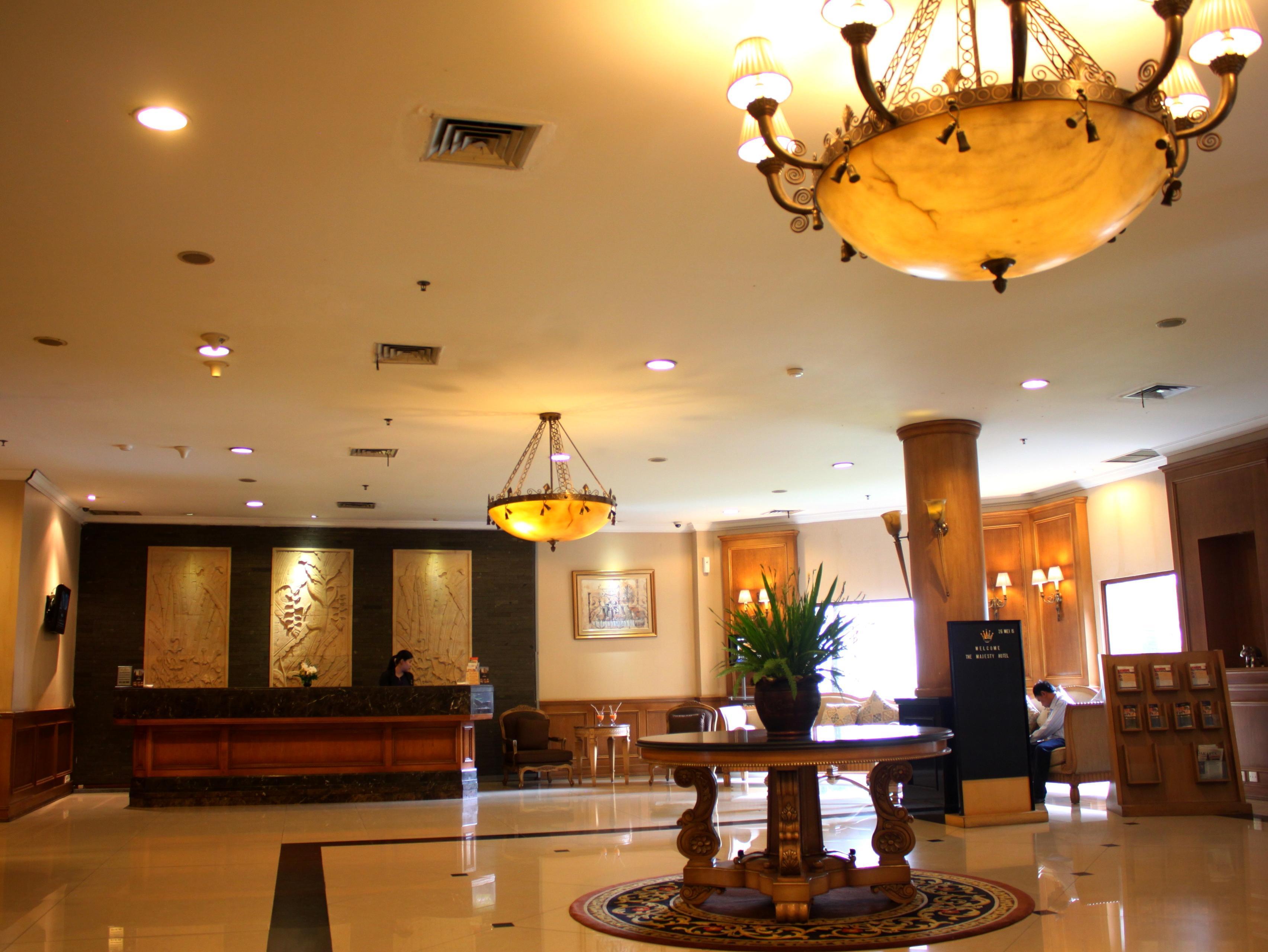The Majesty Hotel Бандунг Екстериор снимка