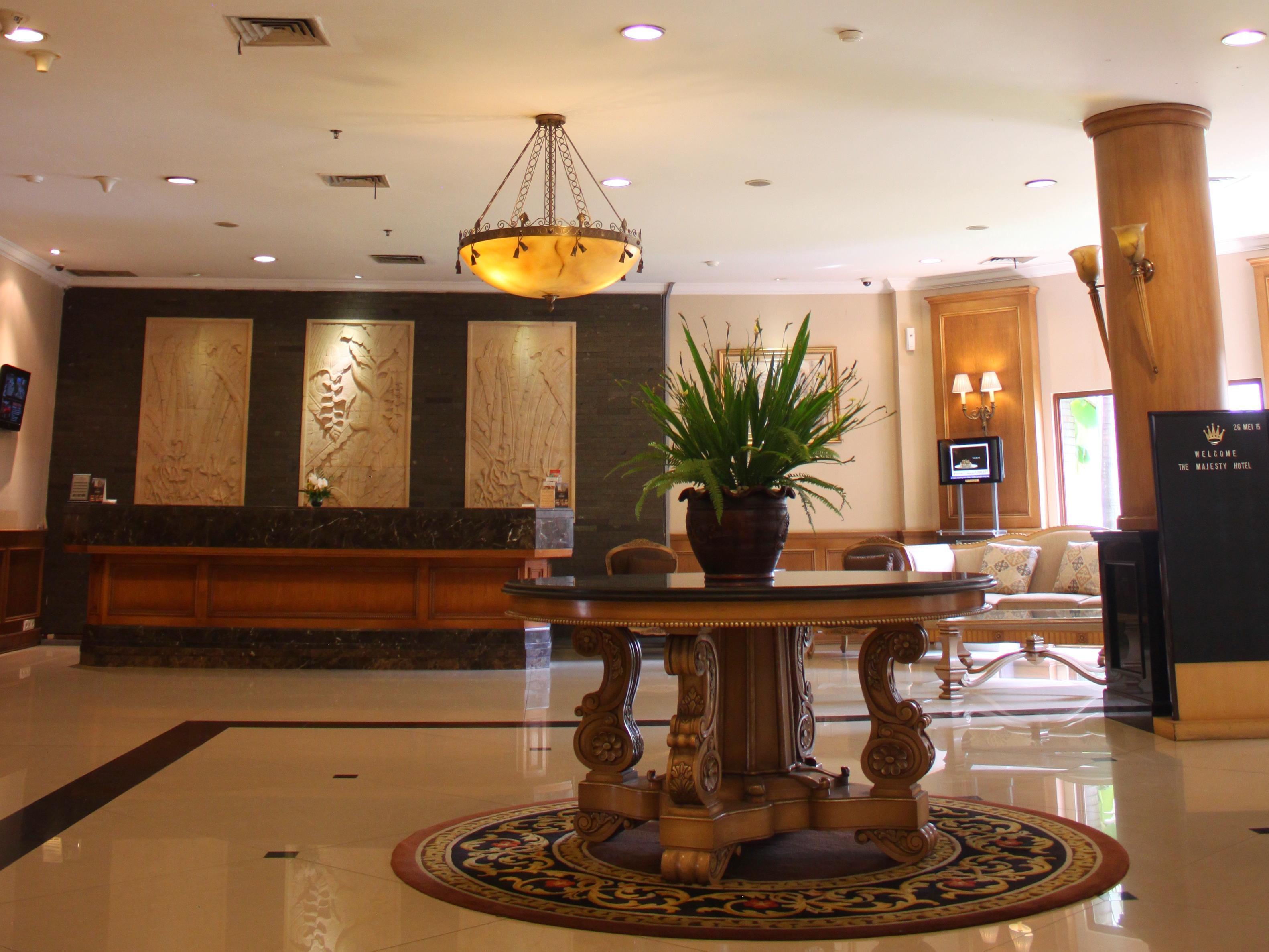The Majesty Hotel Бандунг Екстериор снимка