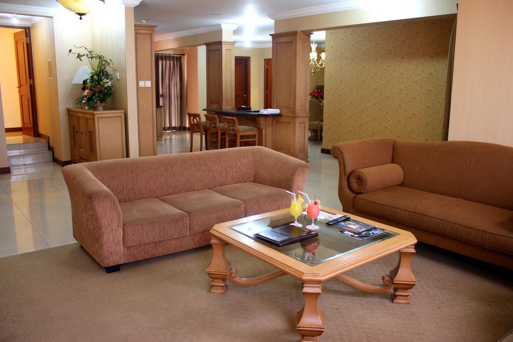 The Majesty Hotel Бандунг Екстериор снимка