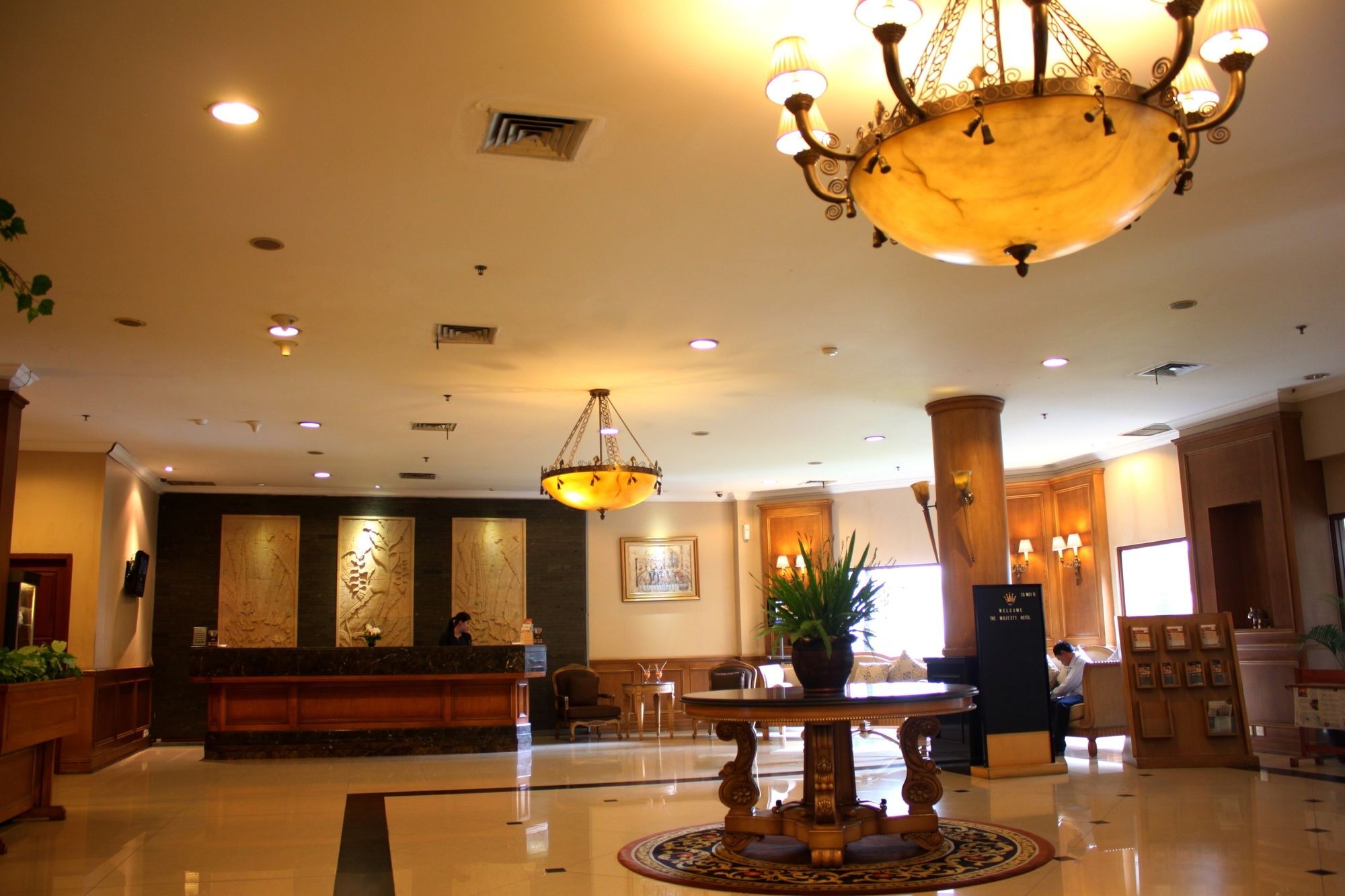 The Majesty Hotel Бандунг Екстериор снимка